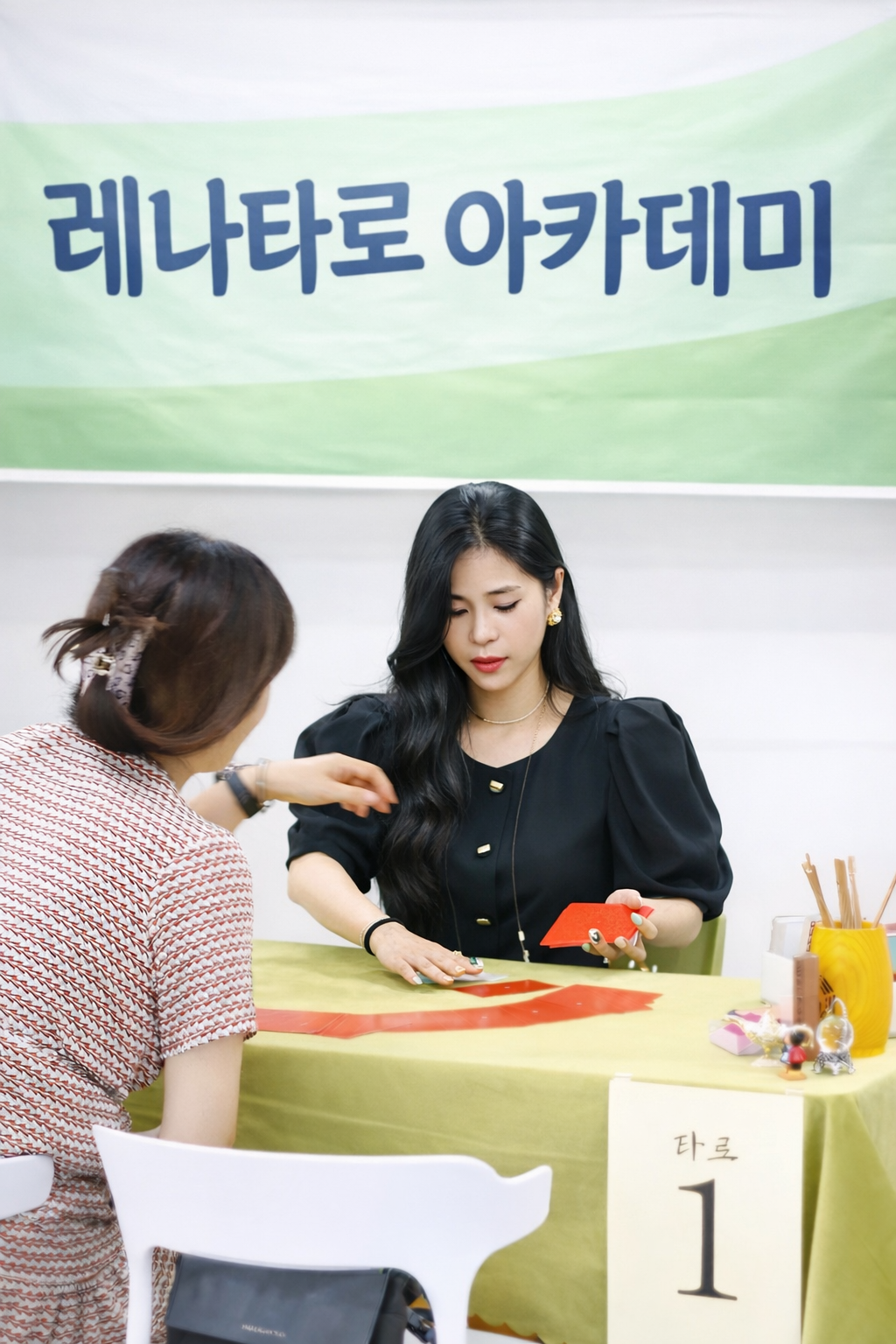 피트니스모델,시니어모델 도전에서 타로 지도자까지… 이정아 대표, 시니어의 또 다른 가능성을 보여주다