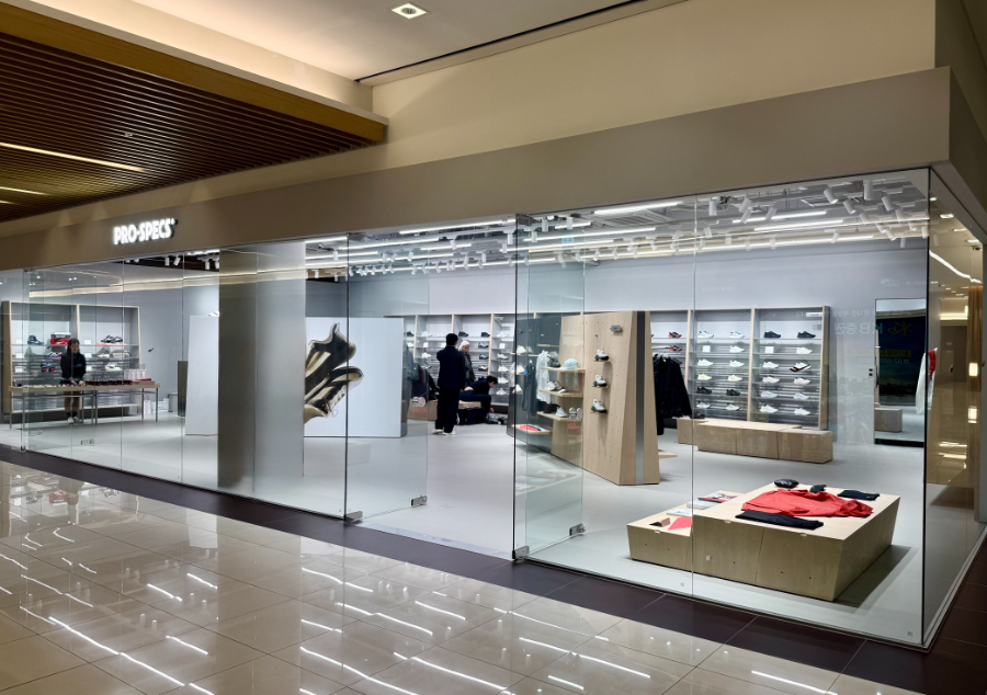 프로-스펙스, 45년 헤리티지 기반 브랜드 리브랜딩 본격화