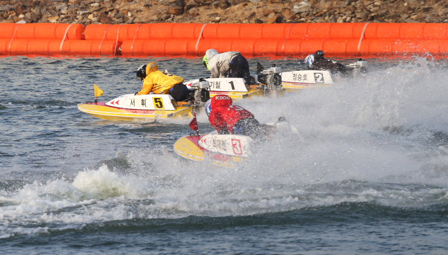 온라인 스타트 경주 공략법은?… 모터·피트 집중력·체중이 승부 가른다!