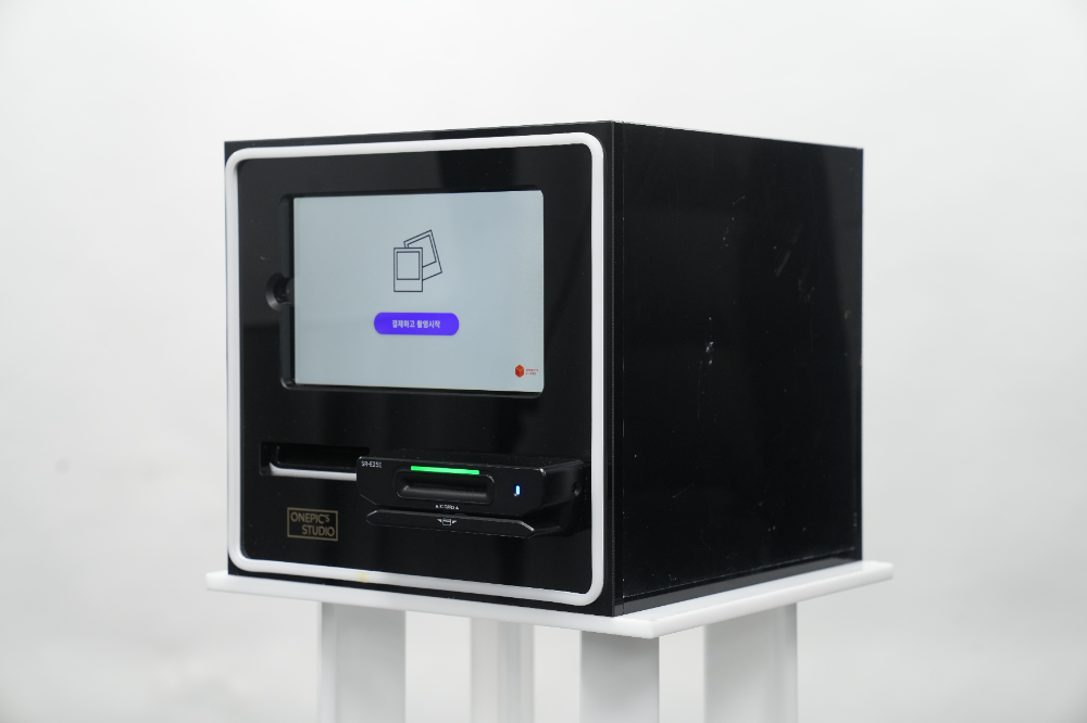 원픽스 스튜디오, 결제형 포토머신 ‘원픽스 X페이’ 출시… 무인 수익형 시장 공략