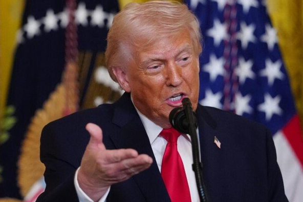 (상보) 트럼프 "미군 주둔 한국 등 동맹, 호르무즈 파병해야...미중정상회담 한 달여 연기 요청"