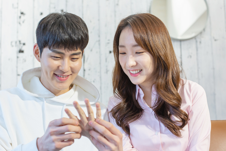 미혼남녀 10명 중 7명 “연애 초반 상대 시험해봤다”...듀오 설문조사 결과 발표