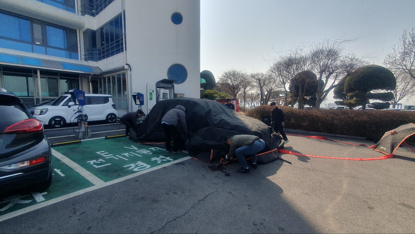 공용차량 주차장에서 화재진압 대응 훈련