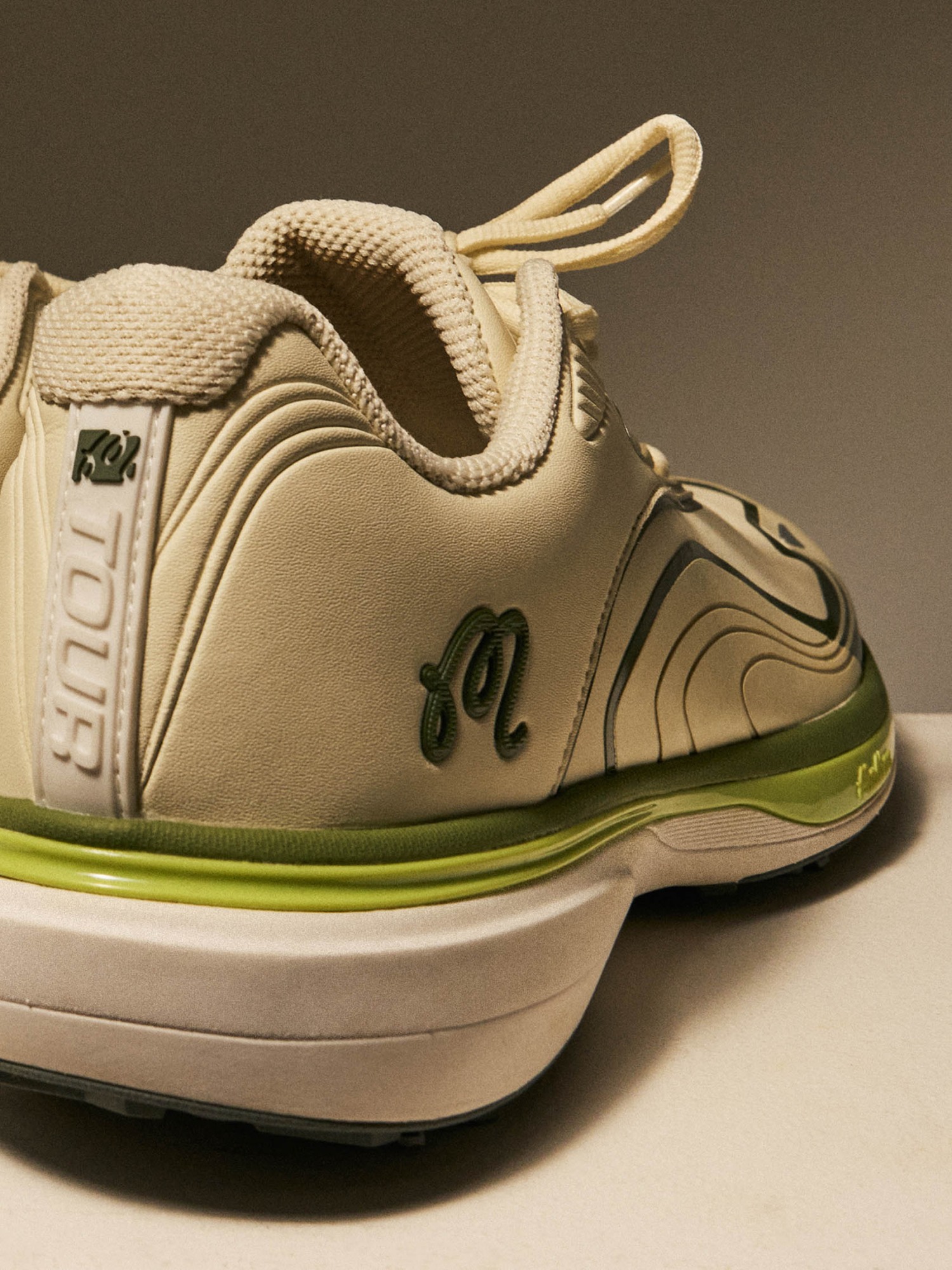 말본, 첫 스파이크 골프화 ‘투어1’ 출시