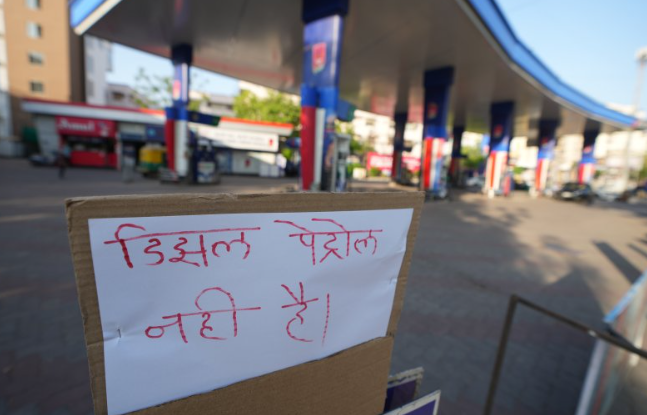 (상보) 중동산 원유 160불 돌파...세계 에너지시장이 마주할 거대한 폭풍의 전조 - WSJ