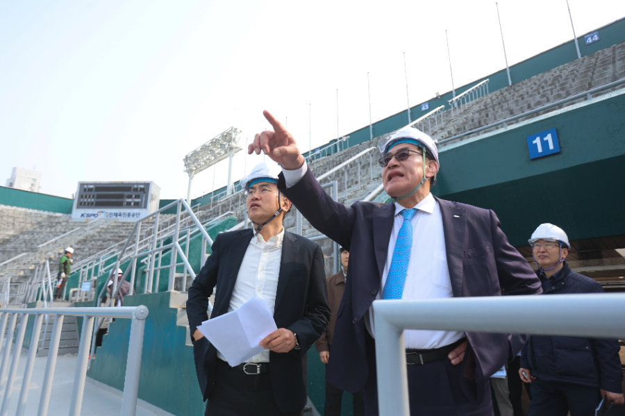 국민체육진흥공단_시설 개선 공사 현장 경영 사진(올림픽 테니스 경기장)