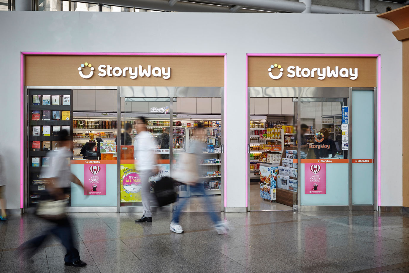 ▲ 코레일유통이 운영하는 ‘스토리웨이’편의점 모습(서울역)