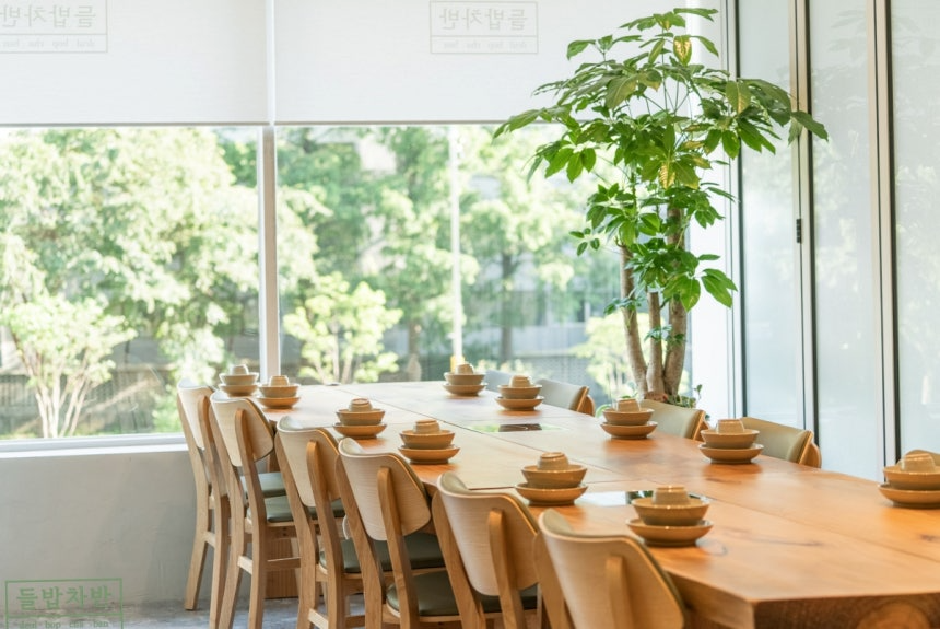 한정식 룸식당 브랜드 들밥차반이 가성비 모임 장소로 인기를 끌고 있다. 사진은 인천 산삼점./사진=들밥차반