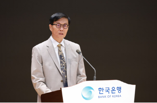 (상보) 이창용 “통화정책, 불확실성 큰 만큼 신중한 접근 유지”