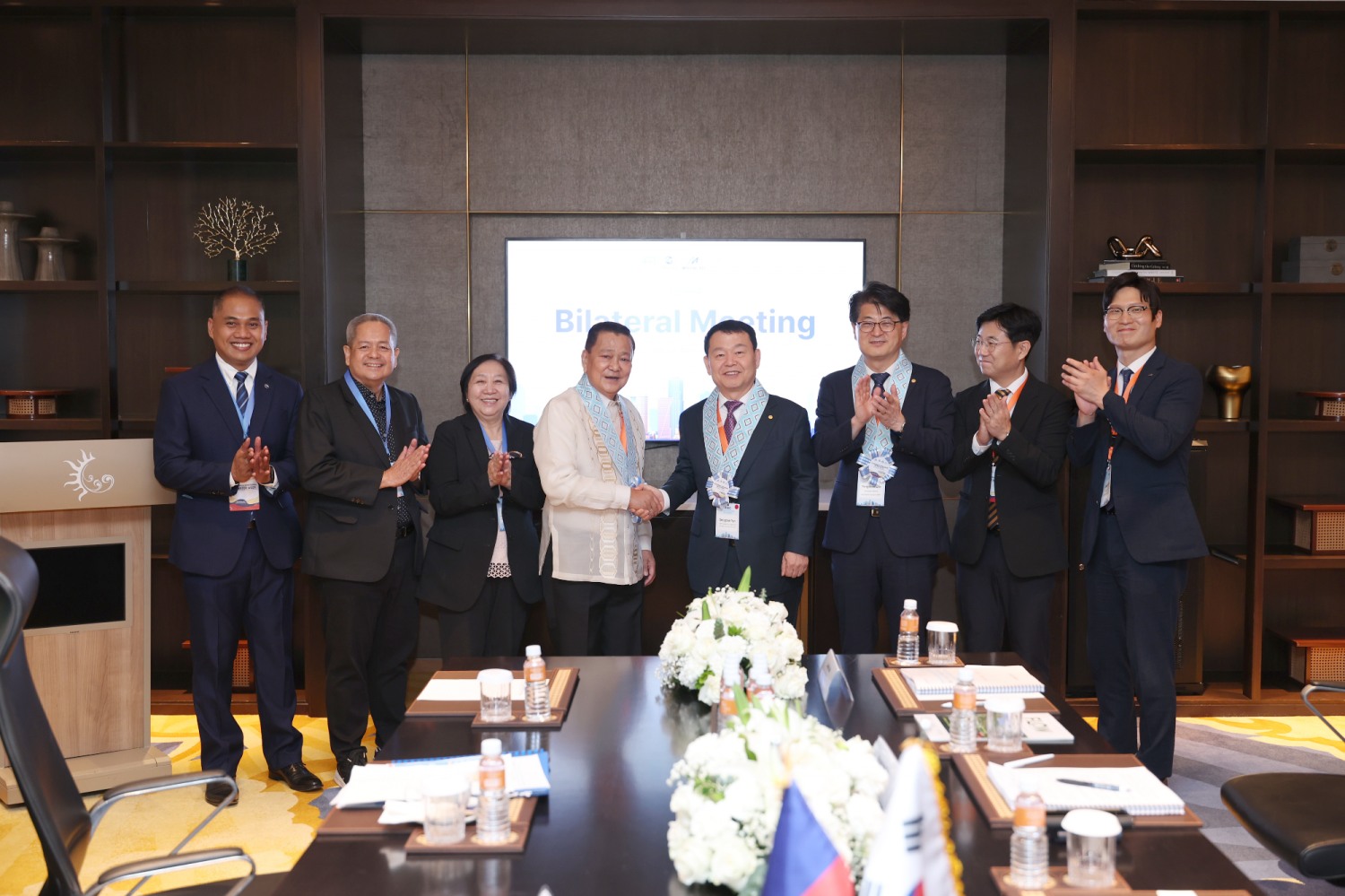 윤석대 사장, 필리핀 하원의원 면담