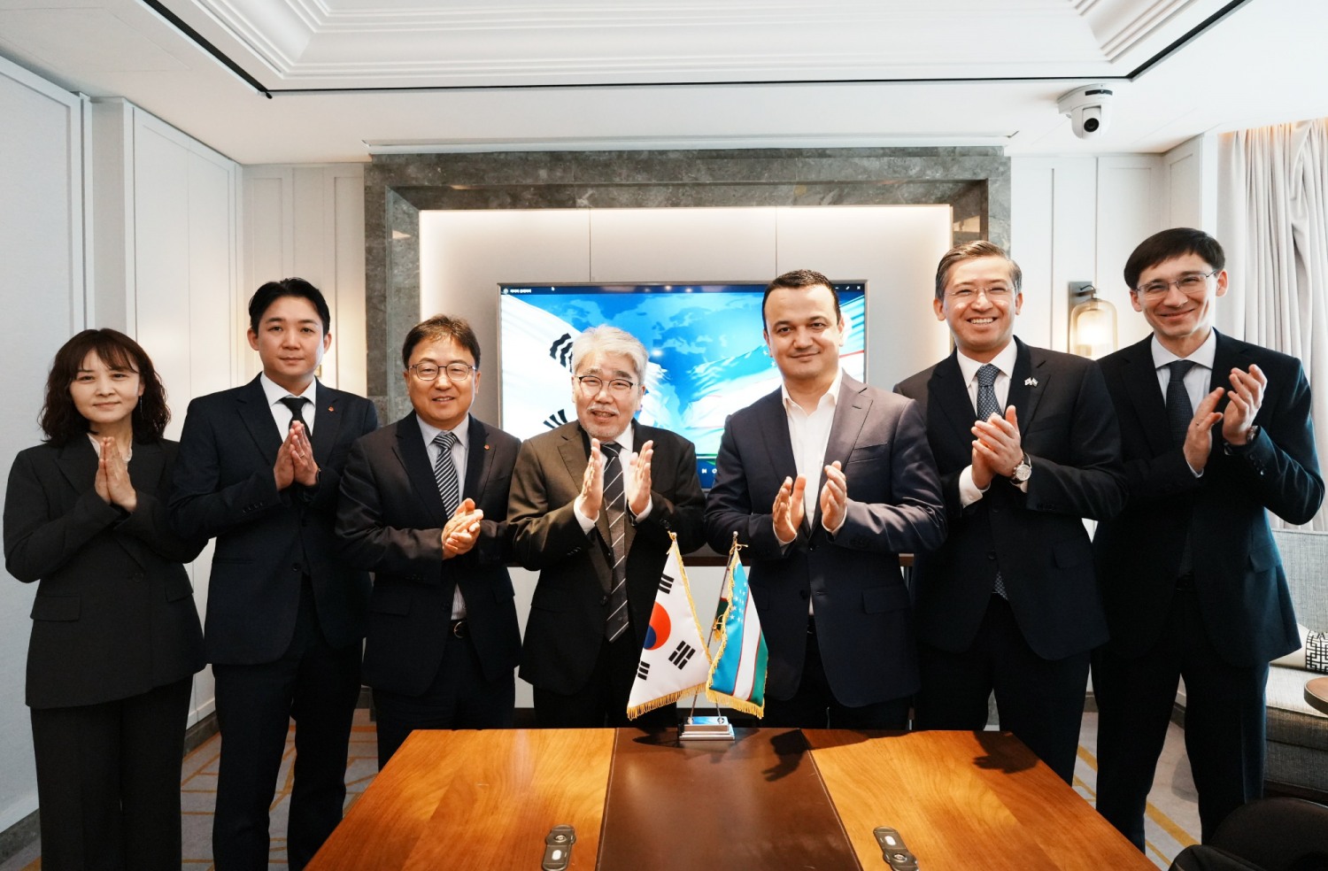 우즈베키스탄 라지즈 쿠드라토프 투자산업통상부 장관과 대표단 면담