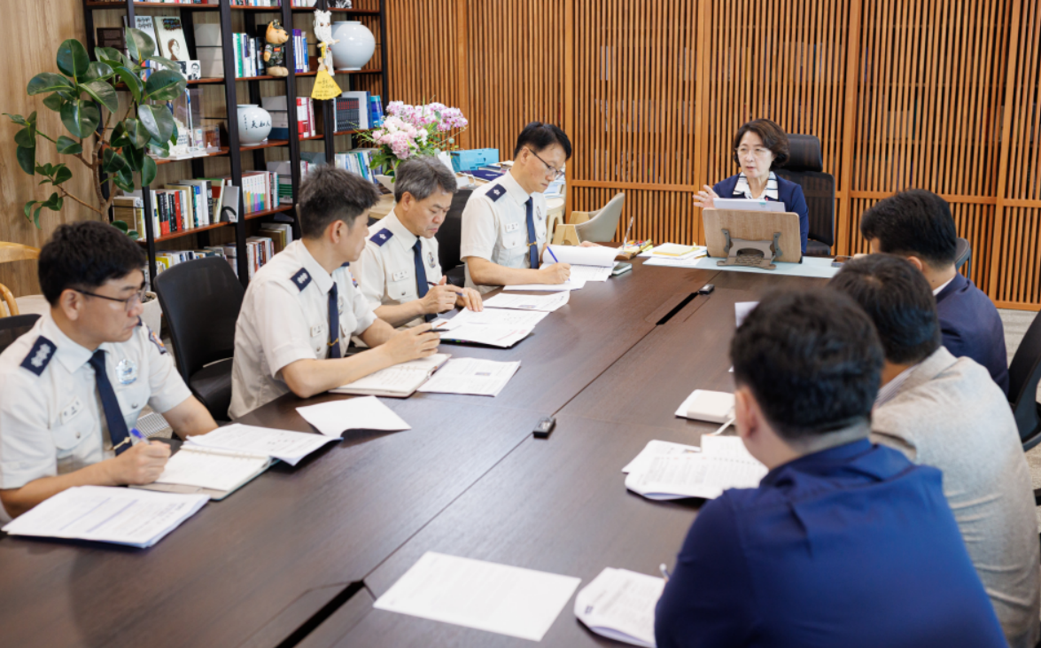 추미애 지사, 인천 물류센터 화재 계기 긴급 대책회의