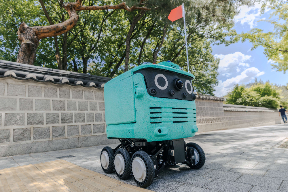 우아한형제들, 환경 친화적 배달로봇 신모델 투입…속도·주행거리 대폭 개선