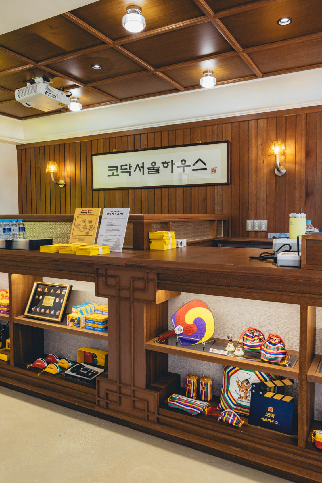 아날로그 감성 만난 전통 한옥 골목··· 코닥어패럴, 최대 규모 플래그십 스토어 북촌 오픈
