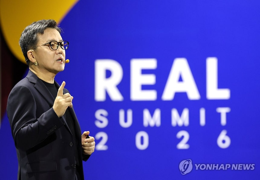 이준희 삼성SDS 대표가 8일 서울 강남구 코엑스에서 열린 삼성SDS 리얼 서밋 2026에서 기조연설을 하고 있다.