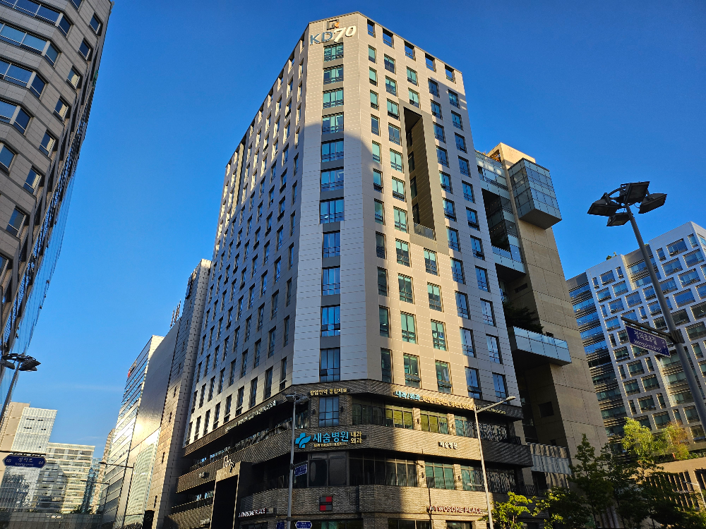 Photo caption: Gloud's new headquarters at KD70 Tower / Courtesy of Gloud
