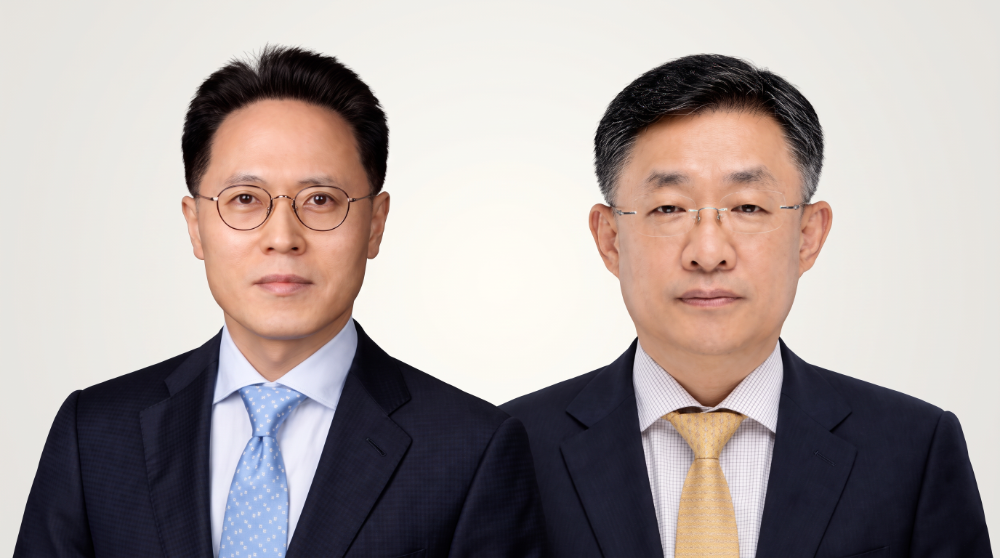 두산에너빌리티 박상현 CFO 부회장(좌), (주)두산 지주부문 CFO 김민철 부회장