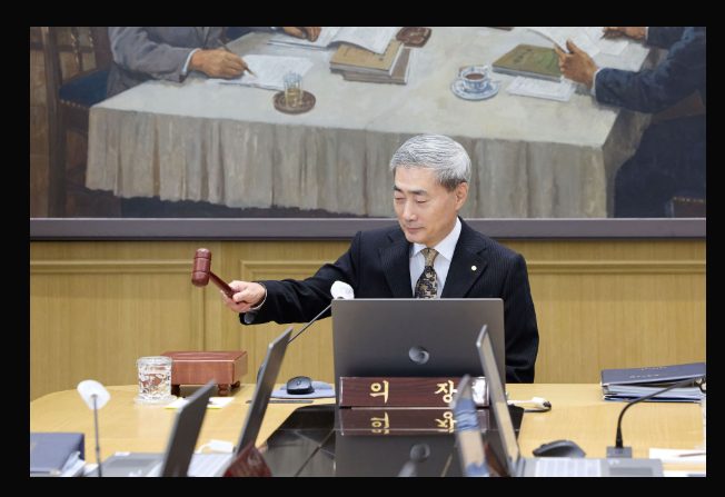 (상보) 한은, 기준금리 3.00% 동결…7·8월 연속 인상 후 속도 조절·추가 긴축 가능성 주목