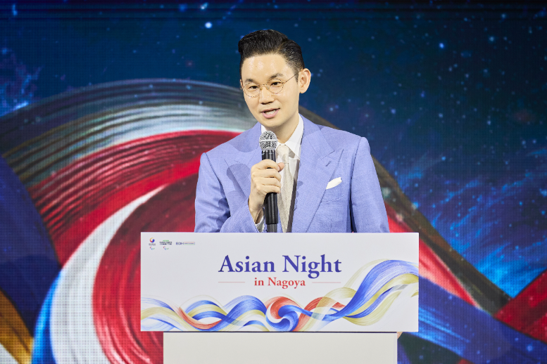 배동현 BDH재단 이사장이 ‘아시아인의 밤’ 행사에서 축사를 하고 있다.