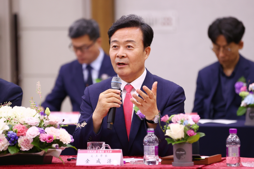 중국 윈청시 환영식(2023년)에서 김성제 시장(의왕시 제공)