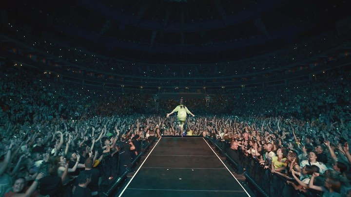 사진출처=빌리아일리시인스타그램