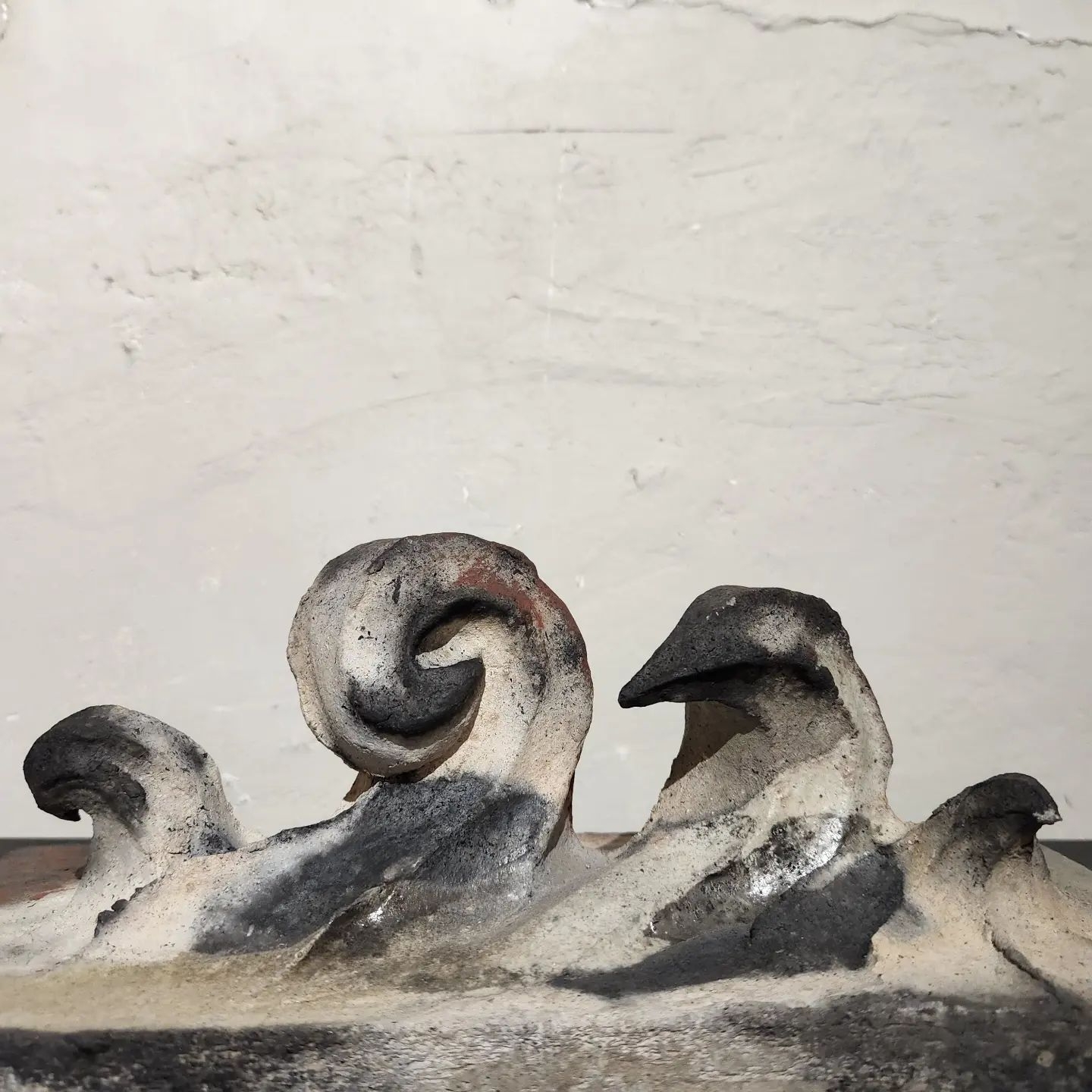 이지혜, 마음의 뿔, 2006, 청토에 라쿠소성, 12 x 39 x 21cm / 사진=Courtesy of artist, 레피카