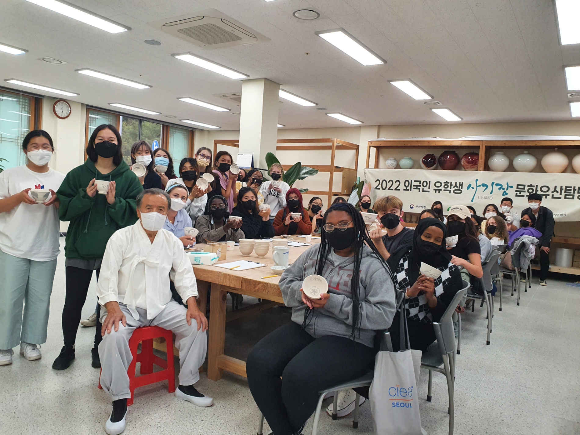 백산헤리티지연구소, 국가무형문화재 김정옥 사기장과 찻사발 빚기 행사 성료