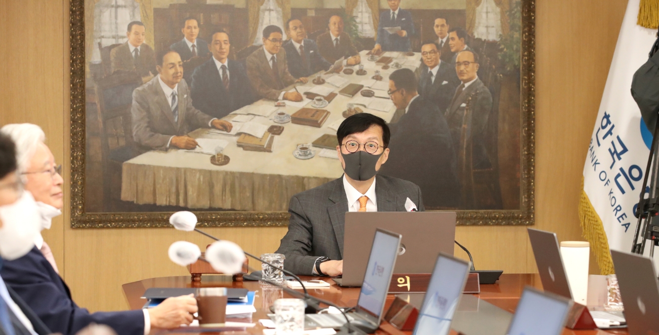 사진: 12일 금통위 당시의 이창용 한은 총재