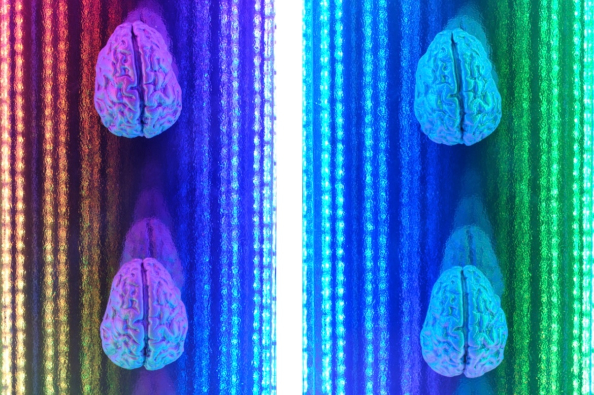 <AI, 뇌파 그리고 완벽한 도시 No. 2>, 2019, 뇌파연동 기기, 프로그래밍, 멀티미디어, 820×1,070×300 cm, 2019. 서울문화재단 후원, 2021 ACC <포스트휴먼 앙상블> 전시 커미션 작품