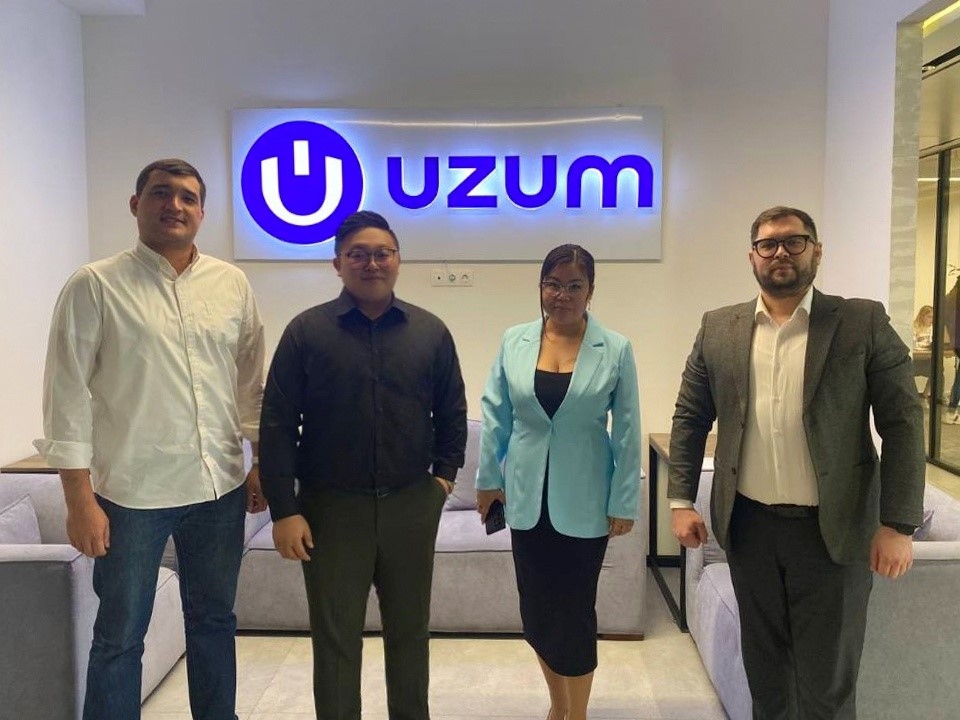 사진=왼쪽부터 Akmal Rakhimov(UZUM, 부대표), 최한솔(MosePeople, 대표), Nadejda Hwang – (UZUM, 뷰티 총괄 이사), Sergey Petyakin – (UZUM, 기업 유닛관리 총괄)