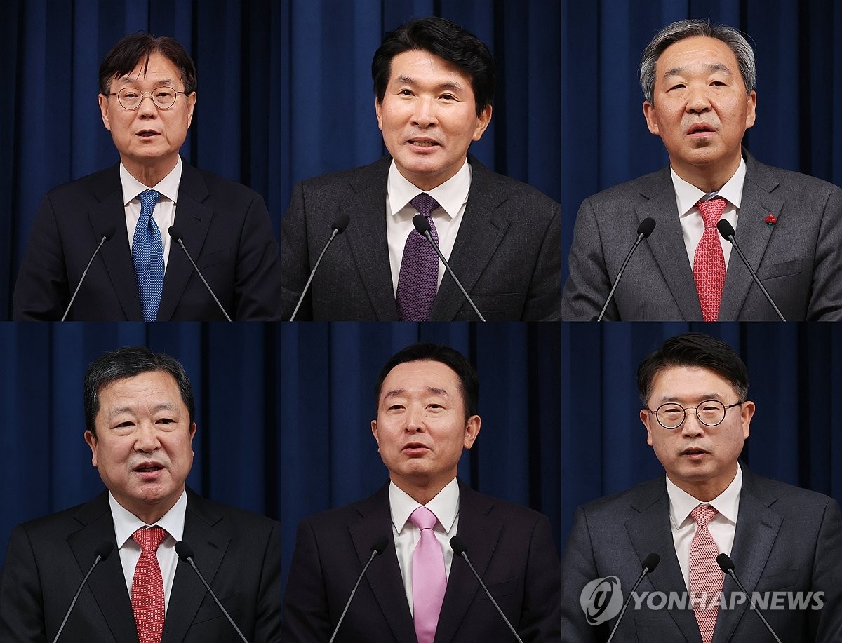 사진 윗줄 왼쪽부터 이관섭 대통령실 정책실장, 황상무 시민사회수석, 한오섭 정무수석.아랫줄 왼쪽부터 박춘섭 경제수석, 이도운 홍보수석, 장상윤 사회수석. (대통령실 제공)