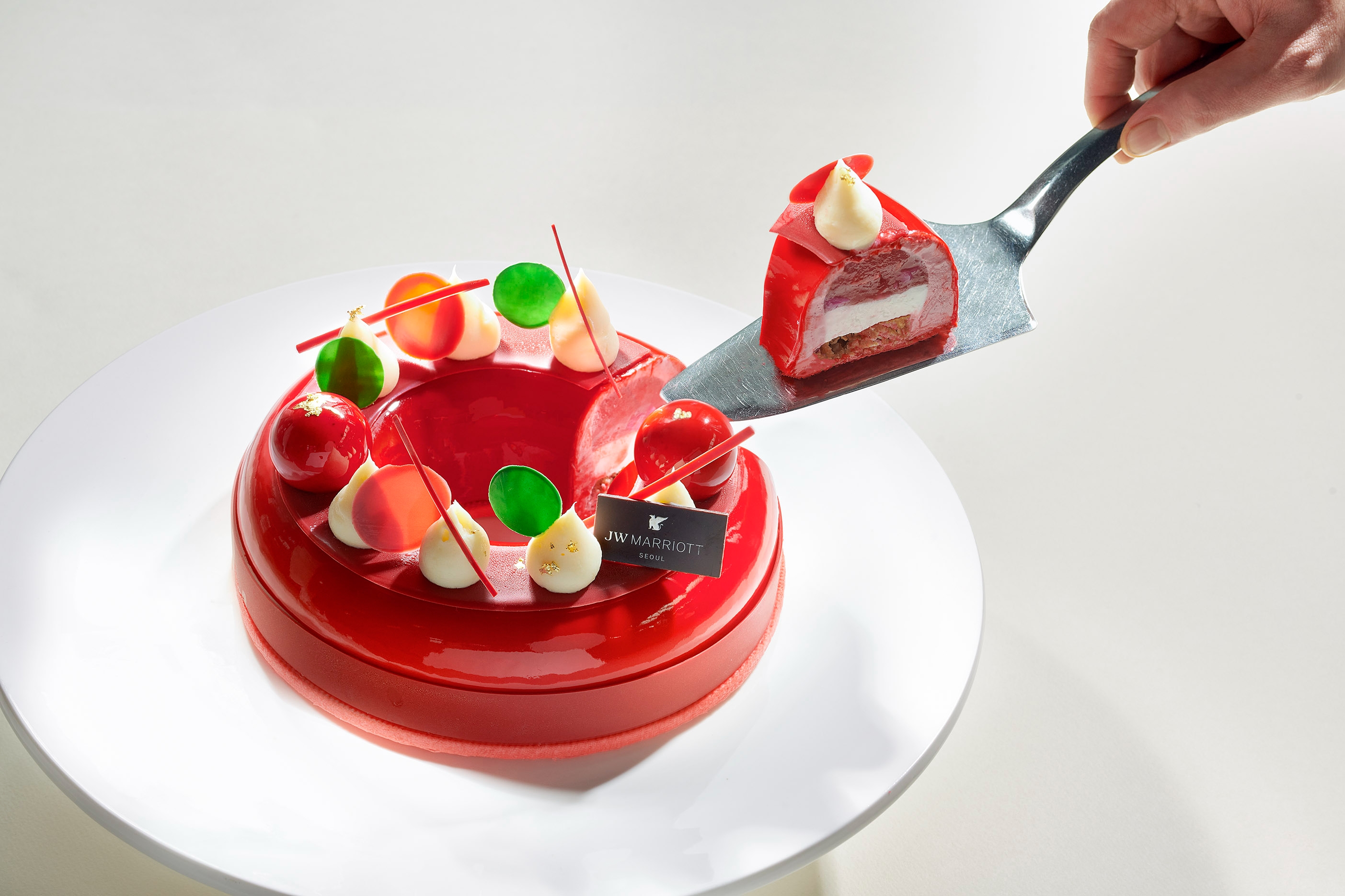 JW 메리어트 호텔 서울, ‘크리스마스 리스’ 테마의 케이크 5종 출시…‘크리스마스를 더욱 달콤하게’