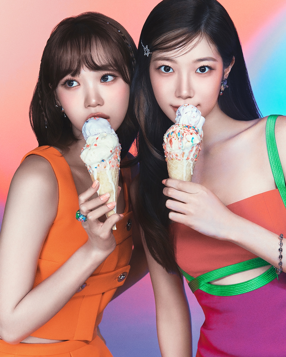 르세라핌, 멤버 간 관계성 돋보이는 신보 콘셉트 사진 공개…다채로운 유닛 조합으로 미소 유발