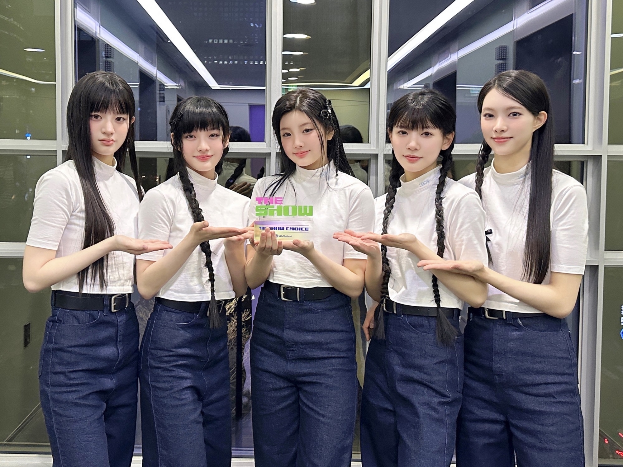 아일릿, 데뷔 8일 만에 음악방송 1위…“응원해 주시는 팬들께 감사…데뷔 곡 음악방송 1위가 버킷리스트였다”