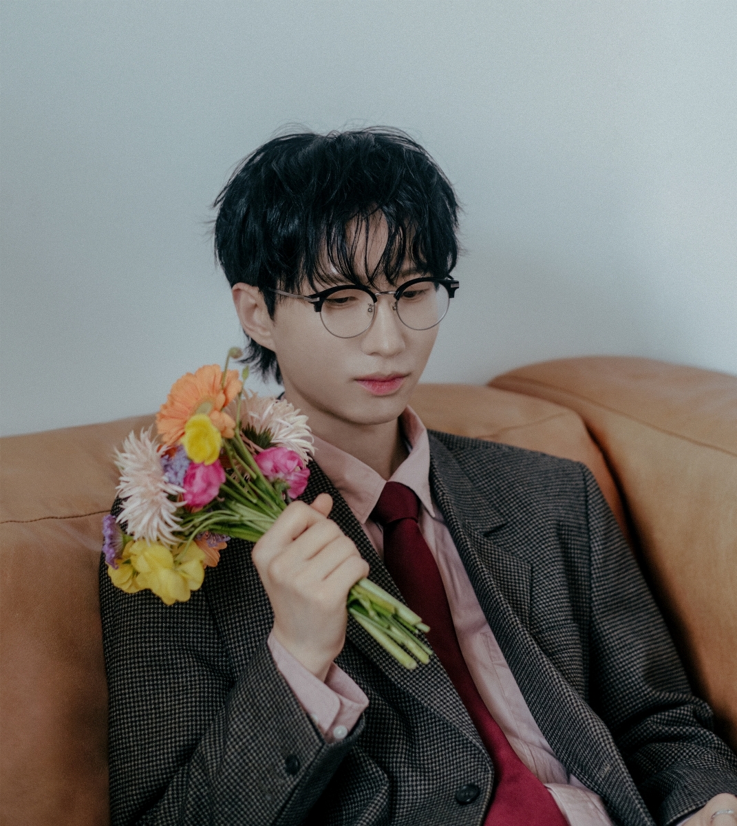 크래커, 내달 1일 새 EP '밤과 새벽 사이' 발매…무드 필름X콘셉트 포토 공개