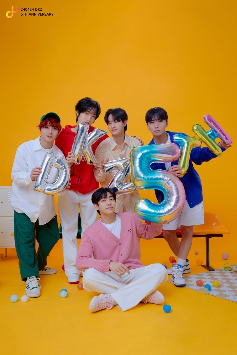 DKZ, 24일 데뷔 5주년 “뜻깊고 감사한 마음…더욱 성장하는 DKZ의 모습 많이 보여드릴 것”
