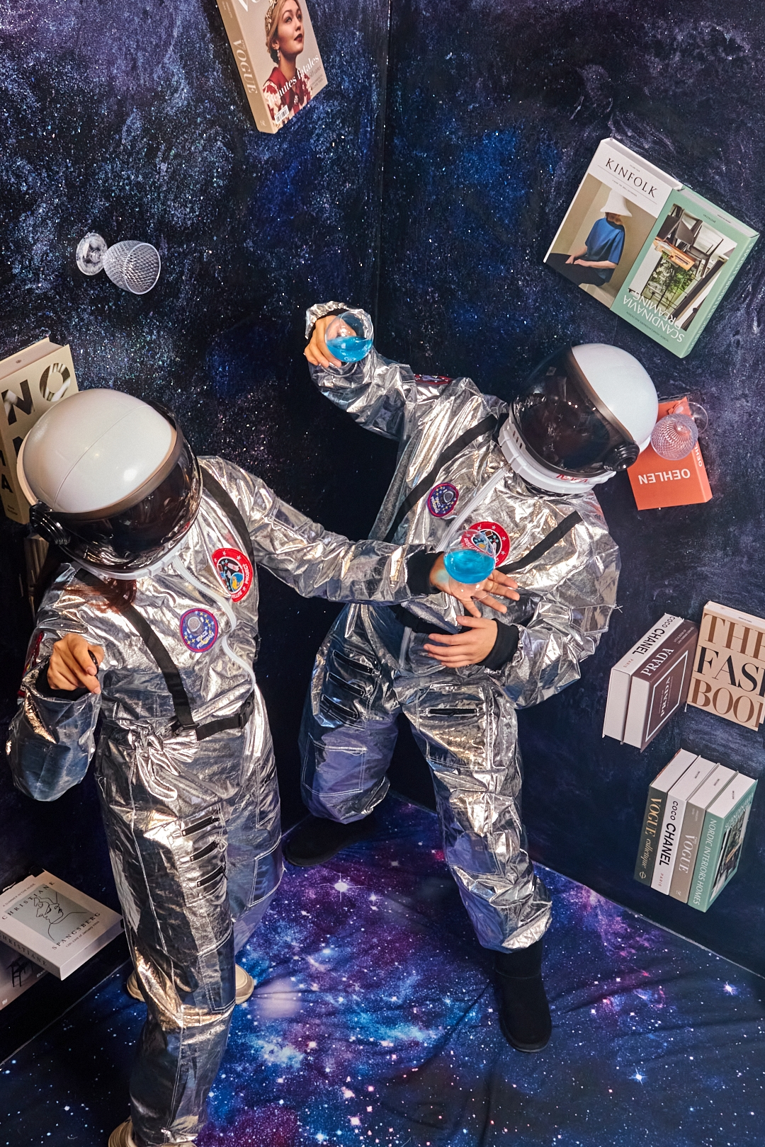 MZ 인싸템 우주고래, 술먹는 사진관 '포도주사진관'과 콜라보레이션 진행