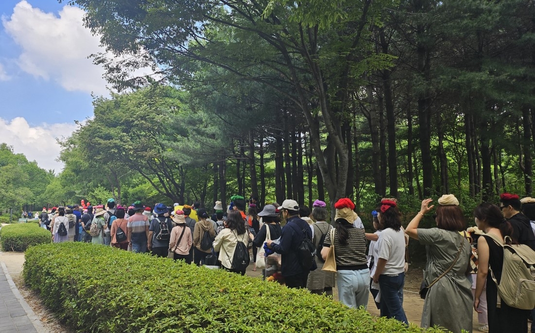 국제맨발걷기협회, 제1회 K-어싱 축제 성공적 개최. 서울숲에서 시민과 함께한 특별한 하루