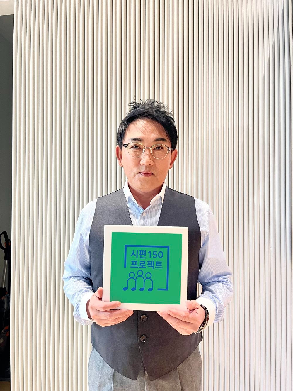 이승철, 새 싱글 ‘아침의 노래’ 27일 발매…범키 피처링으로 지원사격