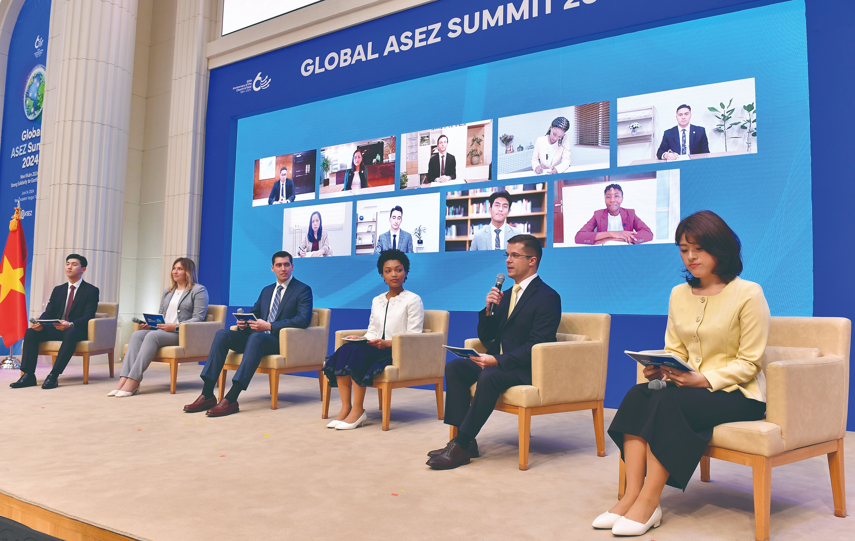 지속가능발전목표(SDGs)의 환경 아젠다 달성을 위한 대학생 활동사례를 공유하는 대륙별 대표 발표 모습. 화면에는 해외에서 온라인으로 참여하는 ASEZ 대표들의 모습이 보인다.