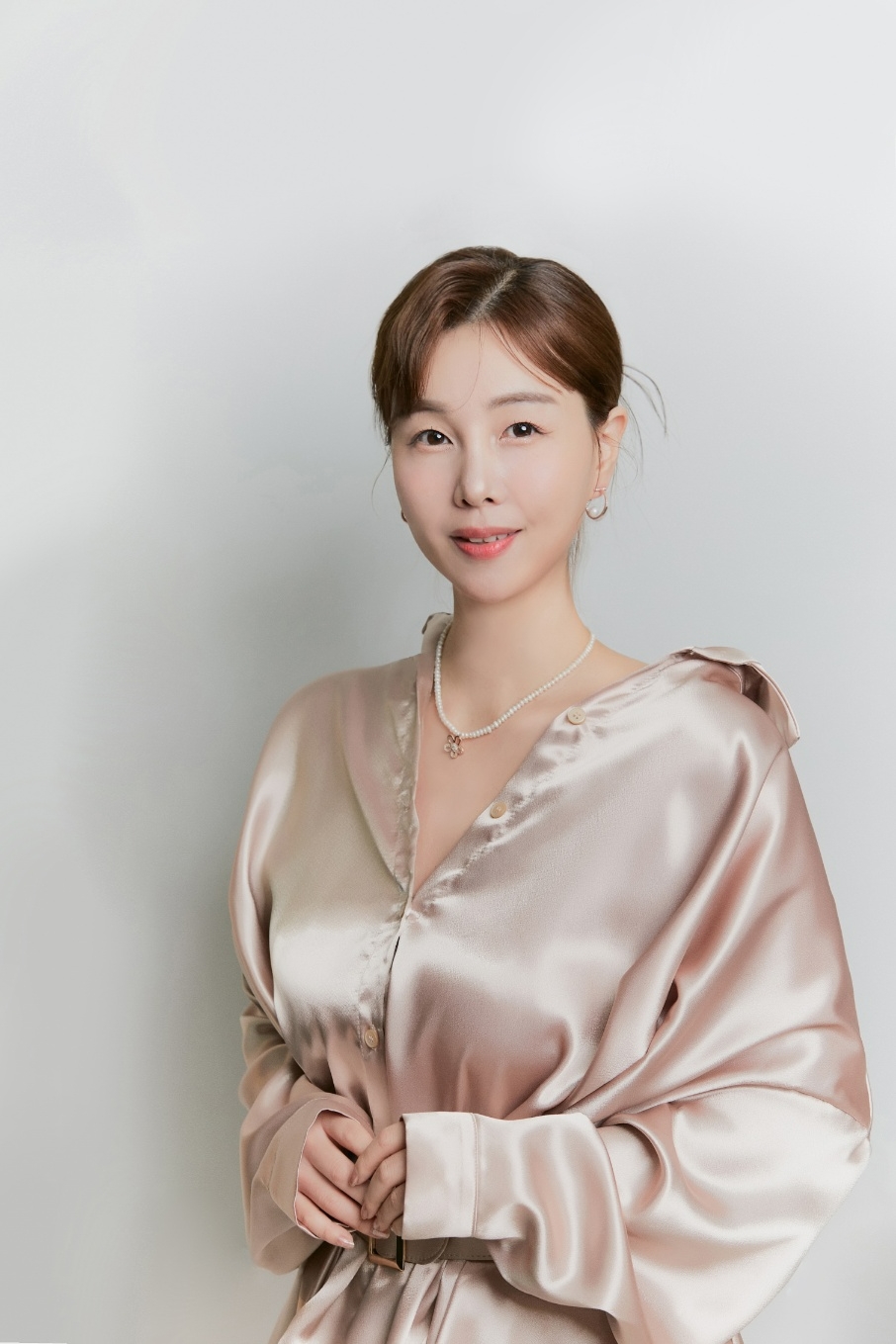 사진=신곡 '사랑의 배달꾼'을 발표한 가수 송태희 / 출처=채널넘버식스 제공