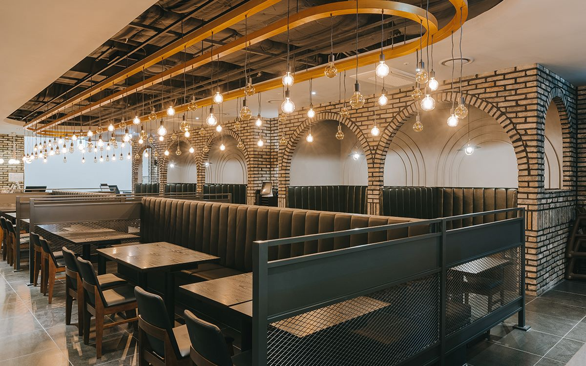 매드포갈릭 매장 이미지_매드포갈릭 롯데백화점 부산본점