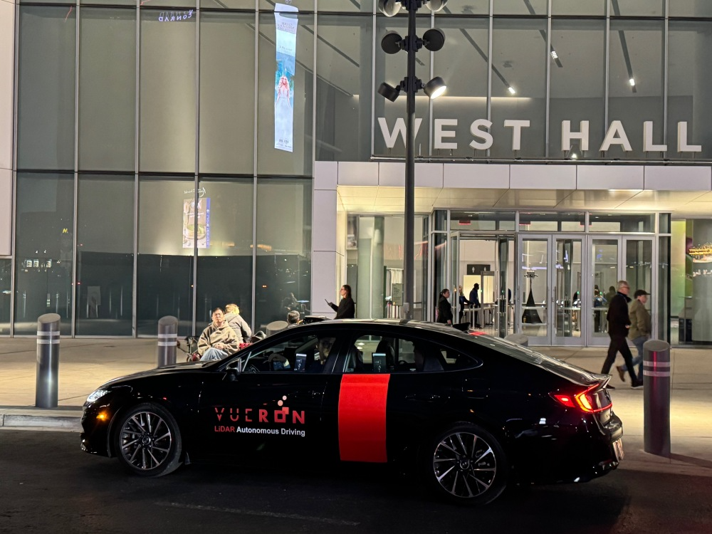 뷰런테크놀로지 미국 CES에서 시승 데모 (사진제공=뷰런테크놀로지)