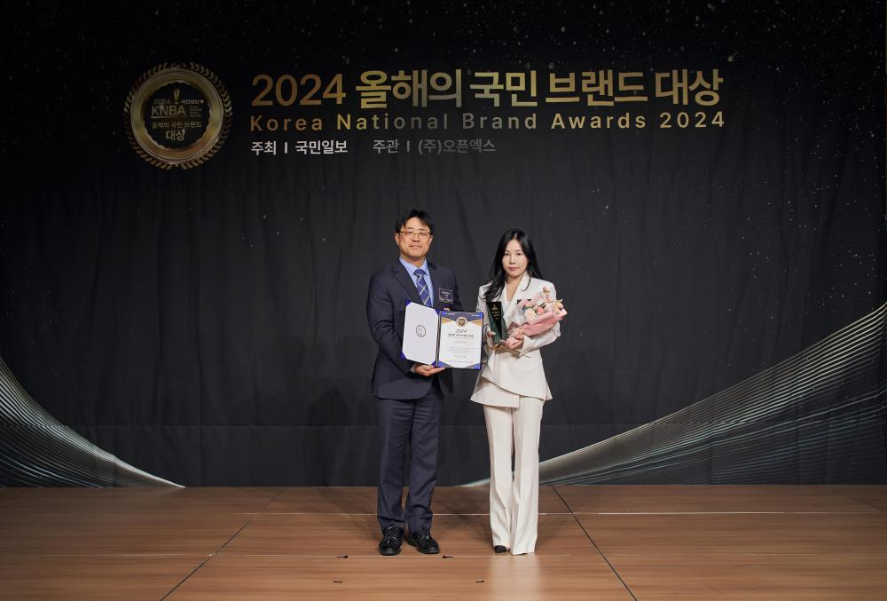 사진 : 먼지나방 스토그래피 제공