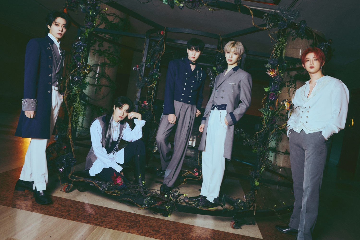 원어스, 6일 ‘2025 F/W 서울패션위크’ 참석…쉴 틈 없는 광폭 행보