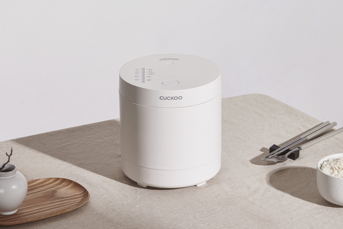 <이미지=쿠쿠 2인용 전기 보온 밥솥(제품명: CR-0215MW)>