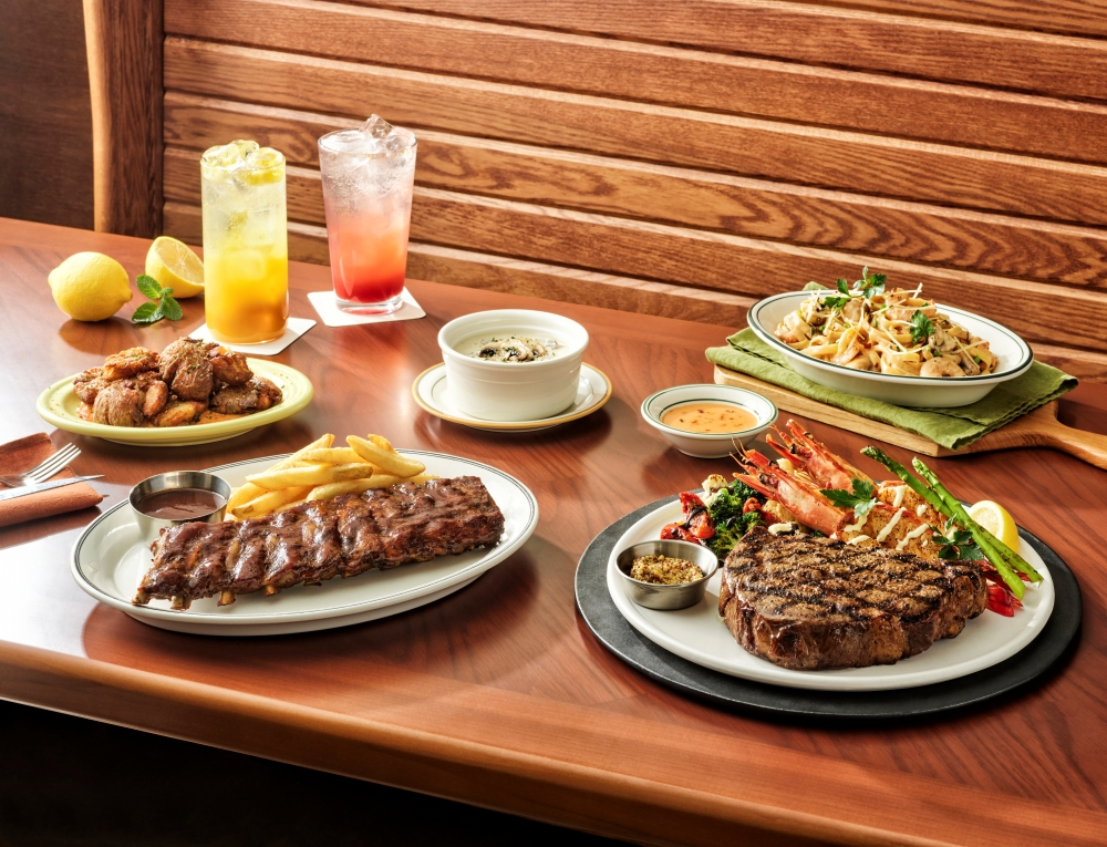 (왼쪽부터) 블랙 크리스피 후라이즈, 스파이시 베이비 백 립, 퀸즈랜드 립아이 & 킹 프라운, 트러플 머쉬룸 투움바 파스타