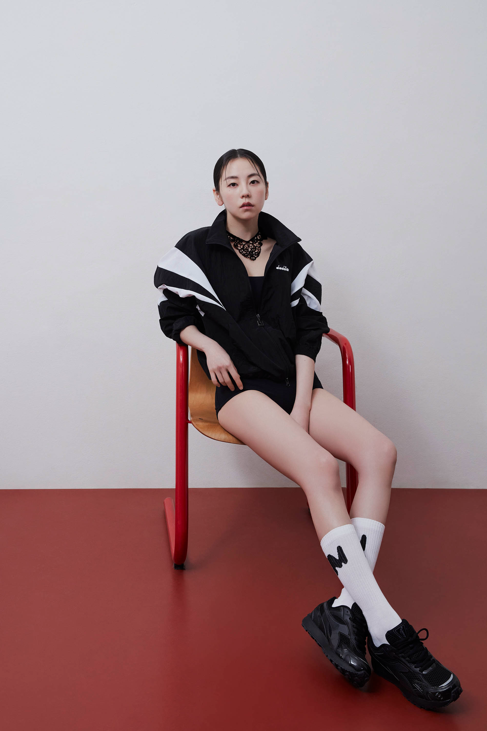 디아도라, 배우 안소희 광고 모델 발탁 및 스니커즈 ‘벨루나’ 화보 공개!