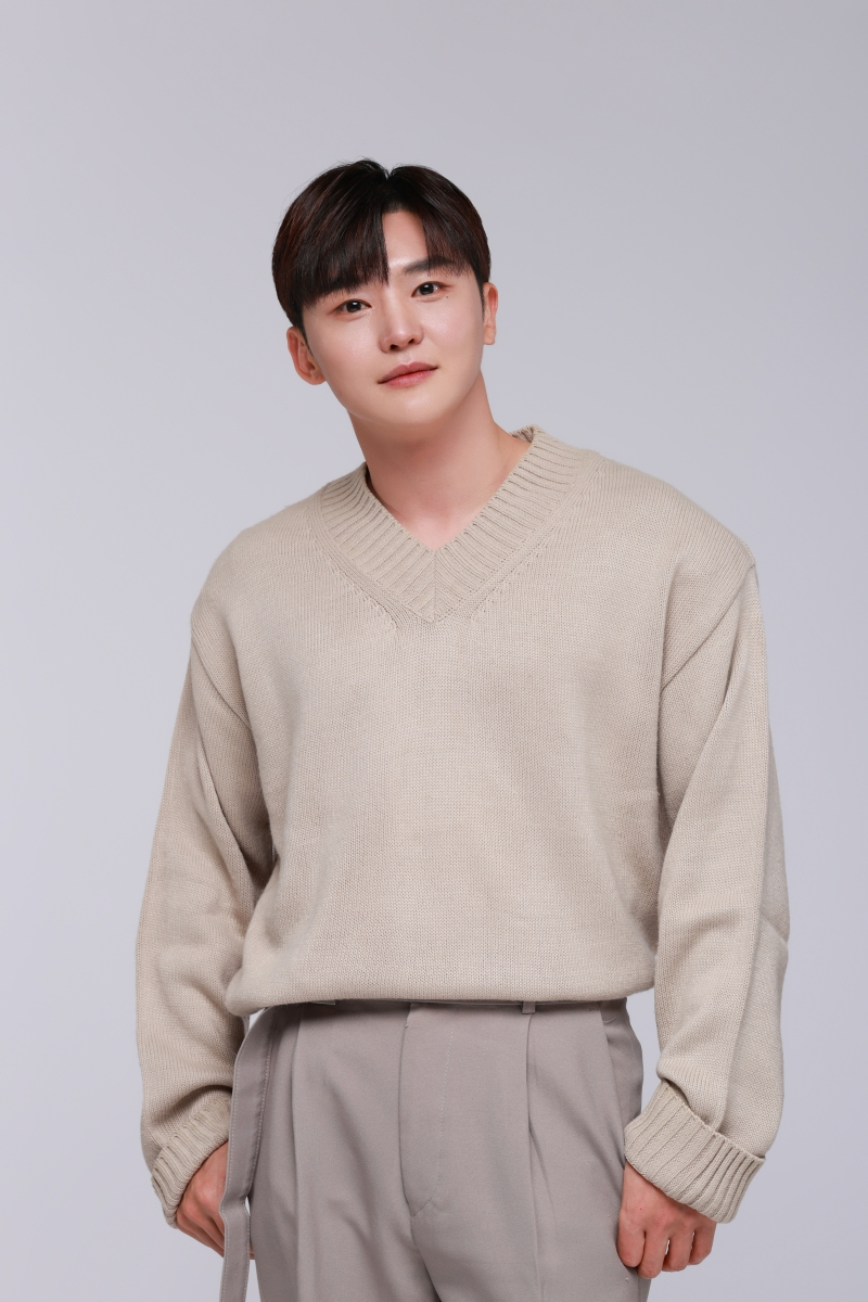 이도진, 엠케이에스이엔티와 전속계약 체결…“다양한 활동으로 팬들께 다가갈 것”