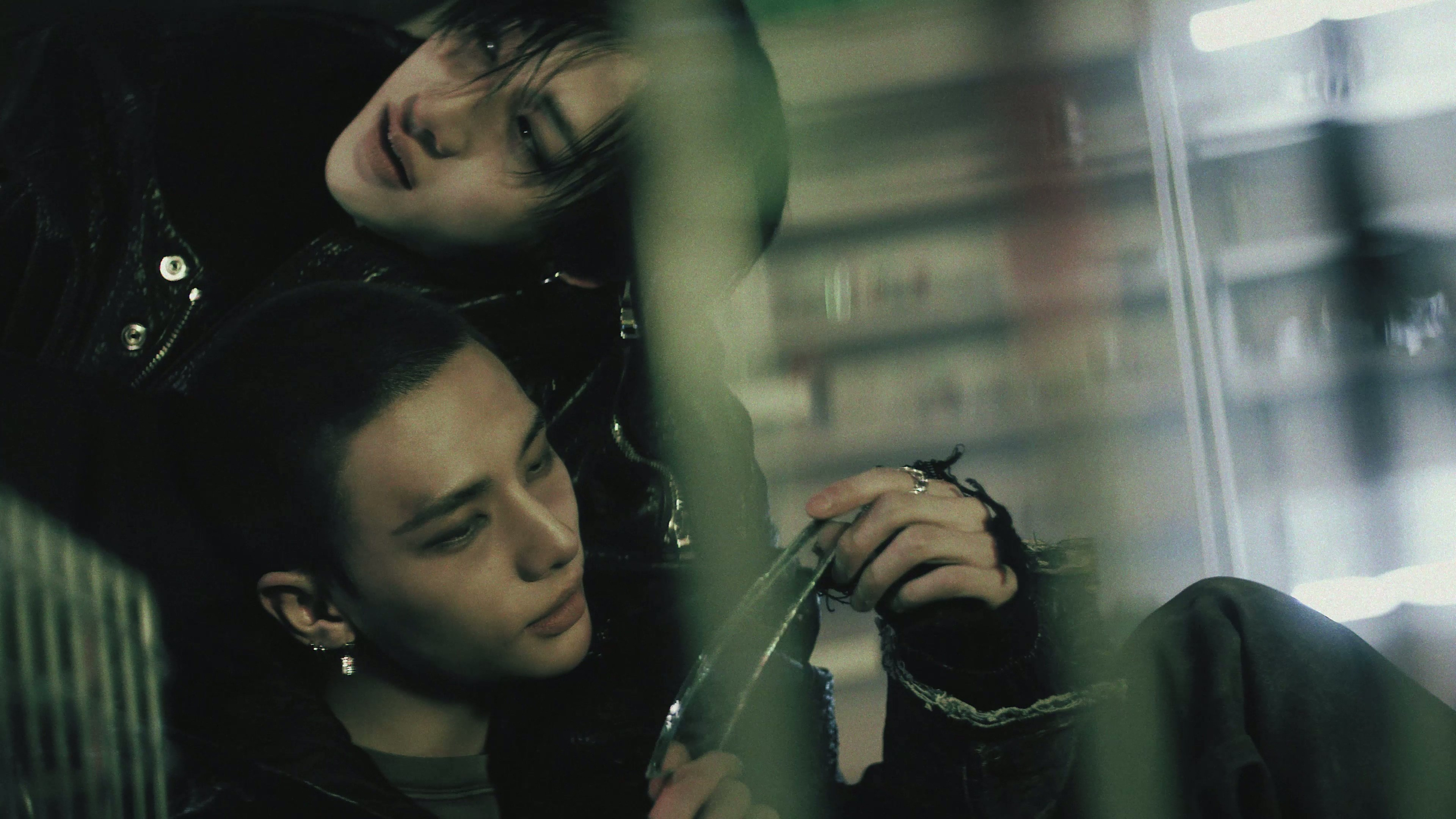 스트레이 키즈 방찬 & 현진, 새 유닛 곡으로 현실로부터 탈출하고픈 불안정한 청춘을 노래